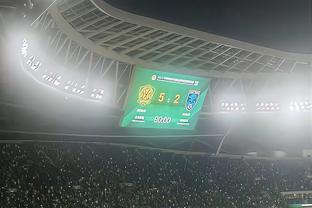 半场-皇马2-1领先曼城 B席任意球闪击罗德里戈破门卡马文加造乌龙